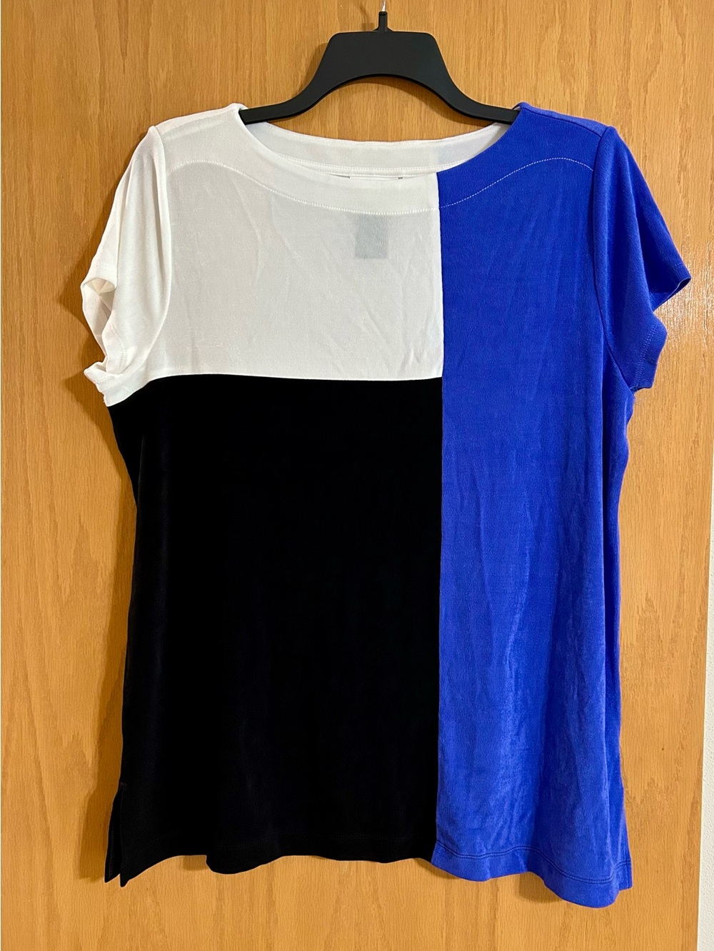 Chico's XL (Size 3) Colorblock Short Sleeve Knit Top, Cream, Black & Blue